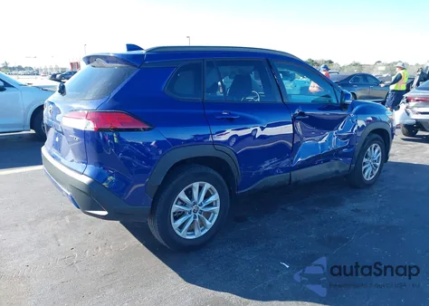 2022 Toyota Corolla Cross Le from USA, damaged, VIN 7MUCAAAG3NV034214